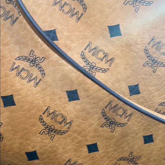 Mcm purse - Picture 3 of 3
